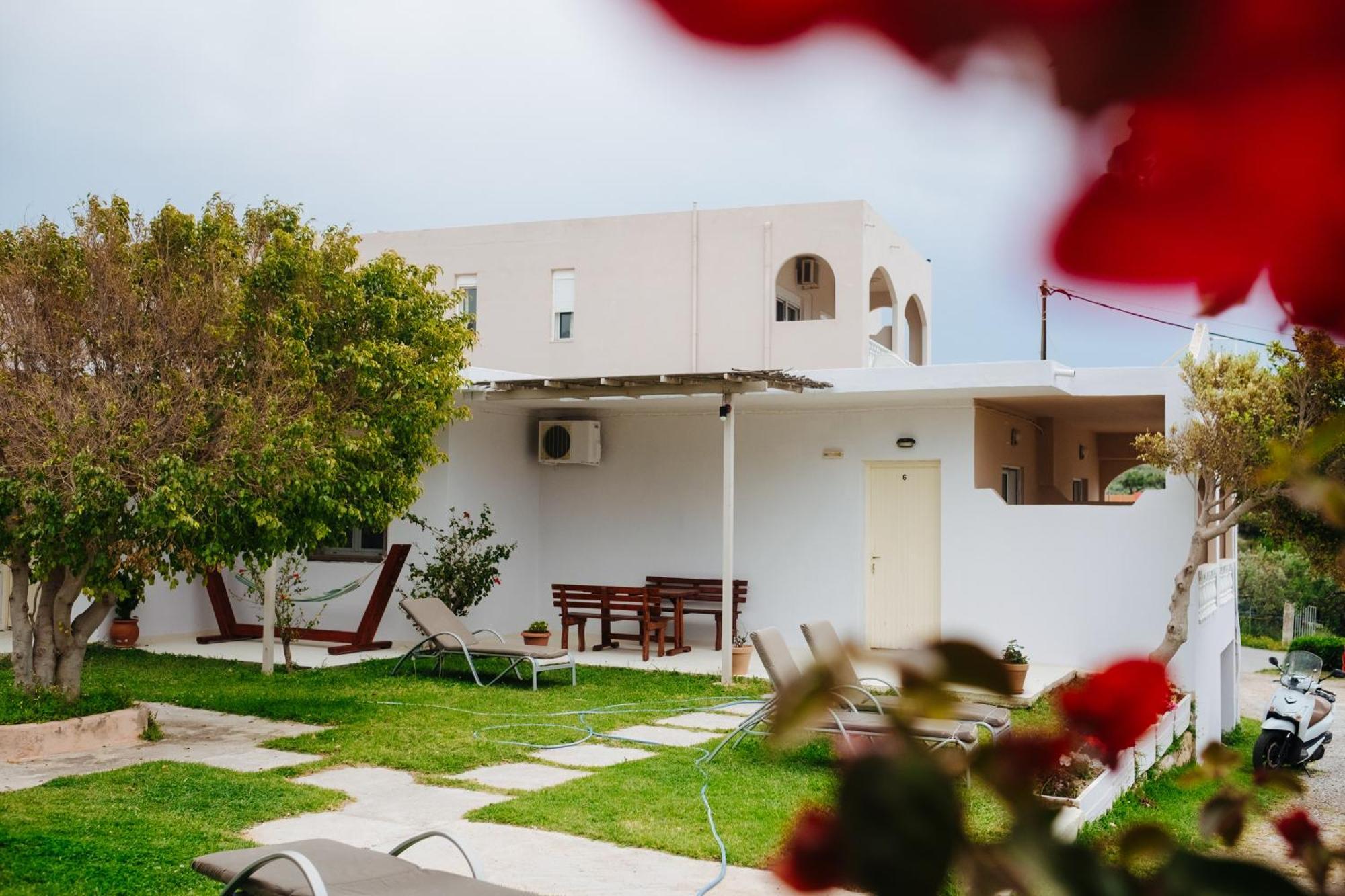 Finikas Apartments Plakias Exterior photo